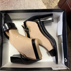 Naturalizer Glossy Black Heels